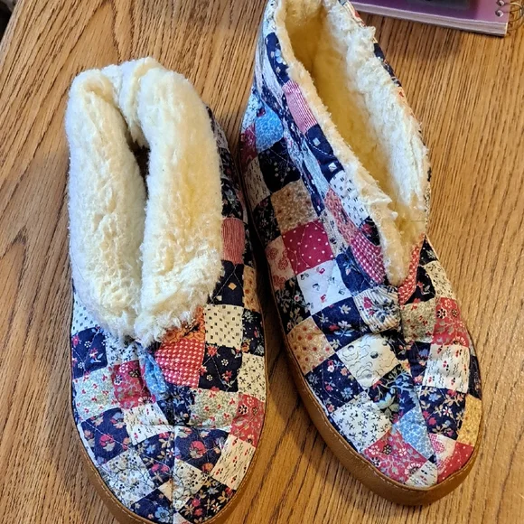Cozy Patchwork Slippers with Yellow Lining - Picture 7 of 7